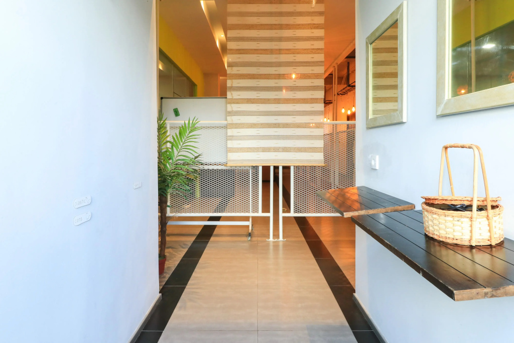 Lobby & Reception