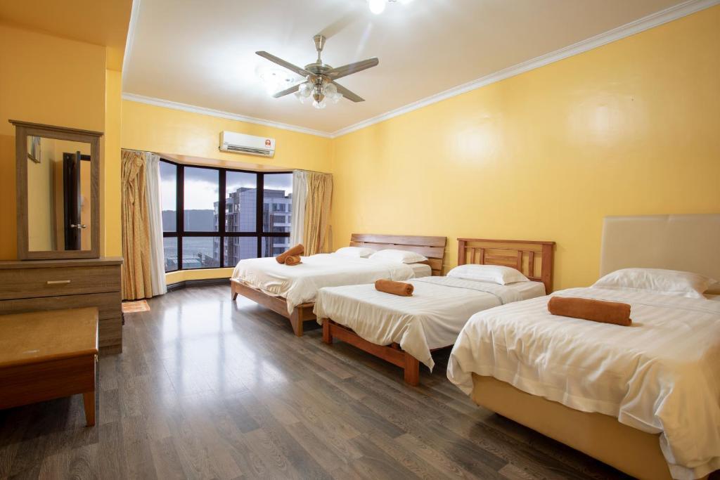 Marina Vacation Condos @ Marina Court Resort Condominium