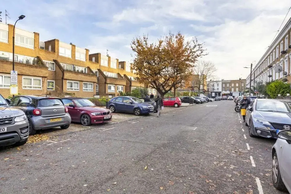Modern & Spacious 2-bedroom House in Fulham