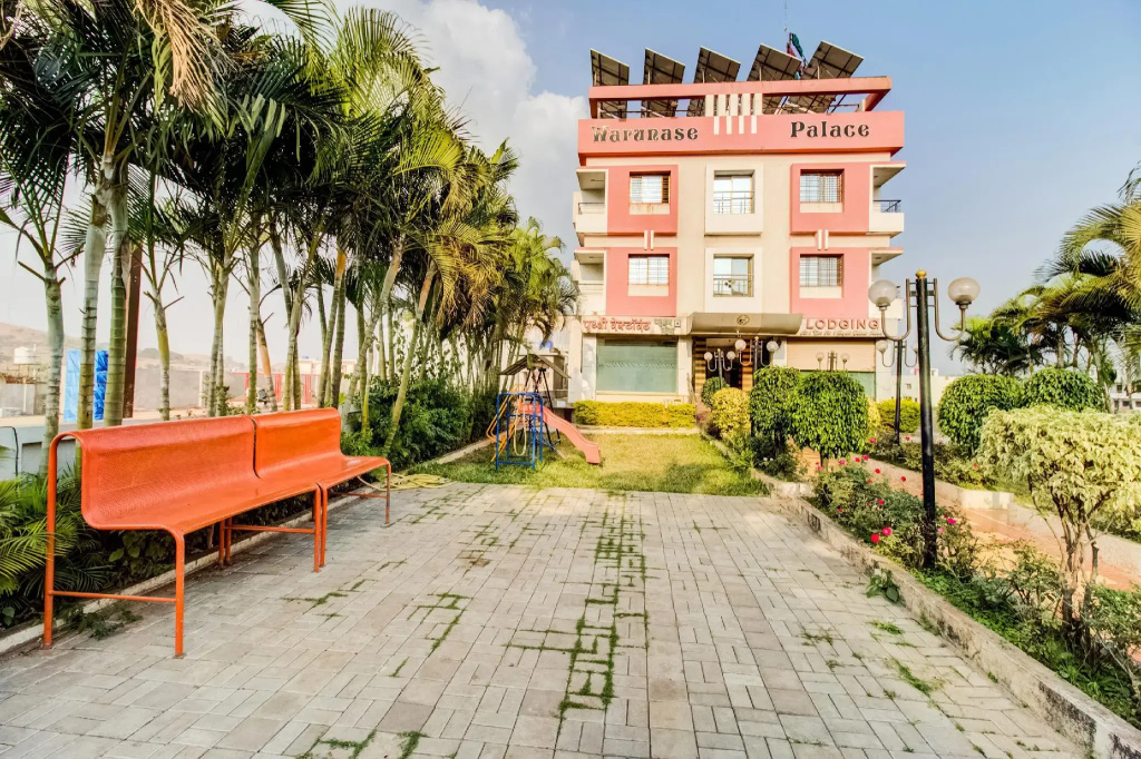 Warunase Palace by OYO Rooms