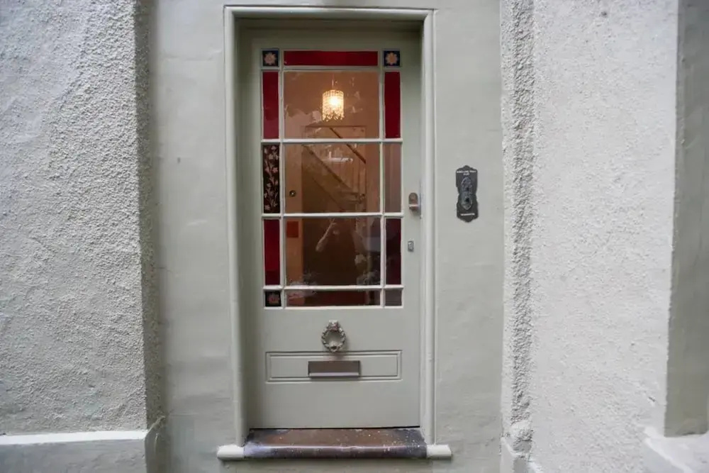 Spacious 3 Bedroom Georgian House in Bristol