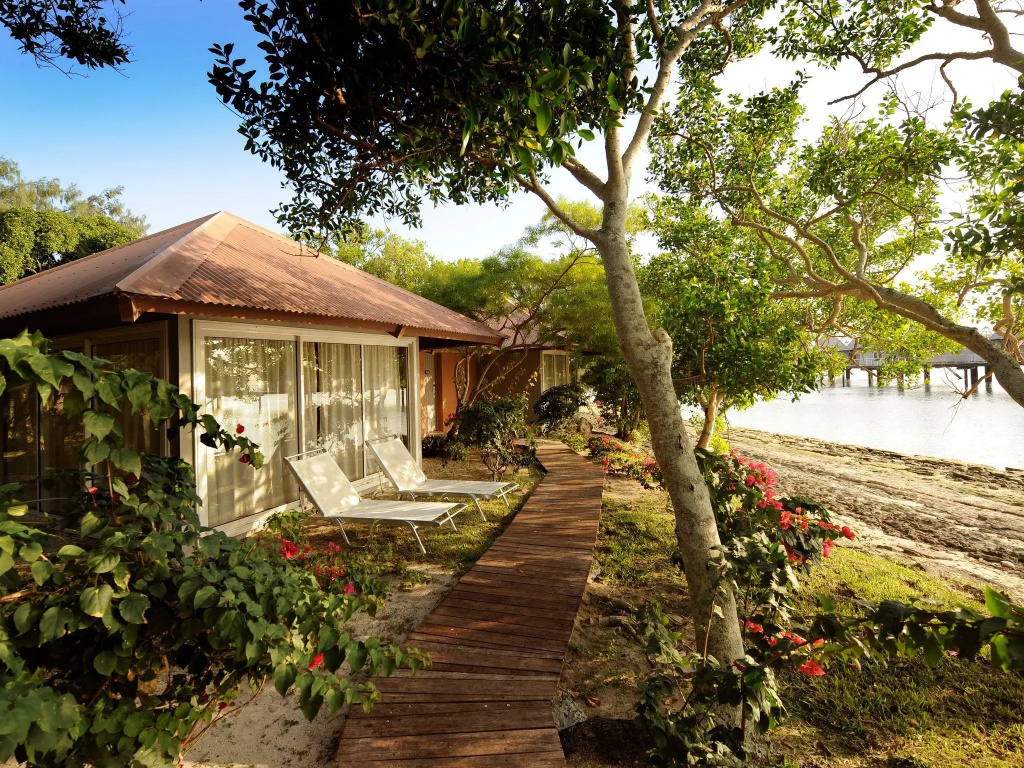 Bungalow beachfront