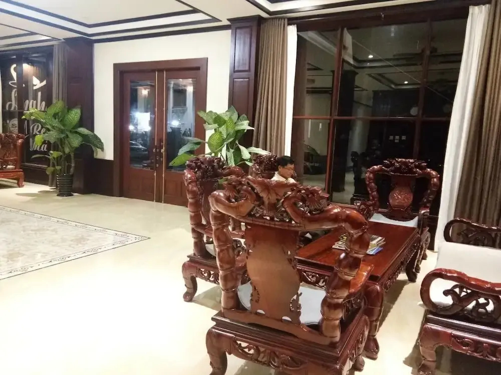 Lobby & Reception