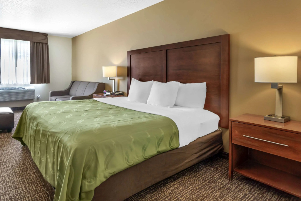 Double Suite (full double bed)