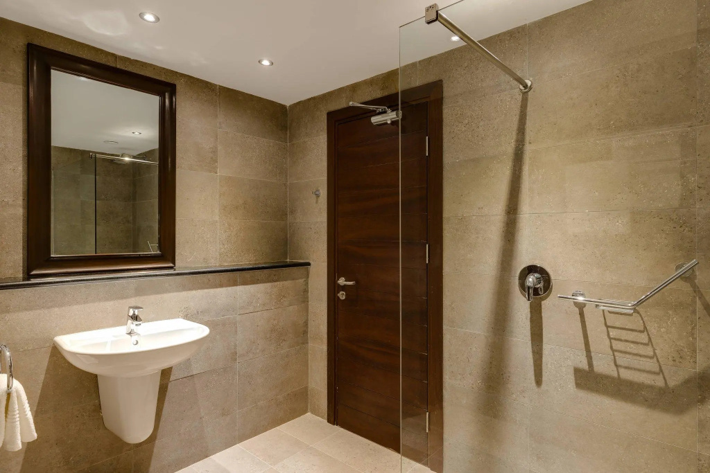 1 Bedroom Double Junior Suite with pool view (full double bed)