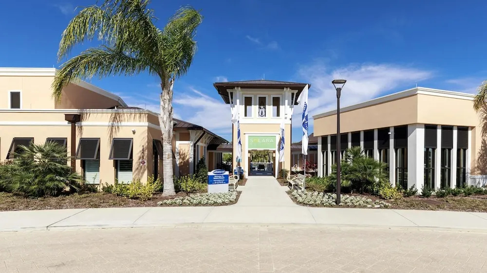 Fantastic 7BR Green View Pool Spa Loft Disney Area, Kissimmee