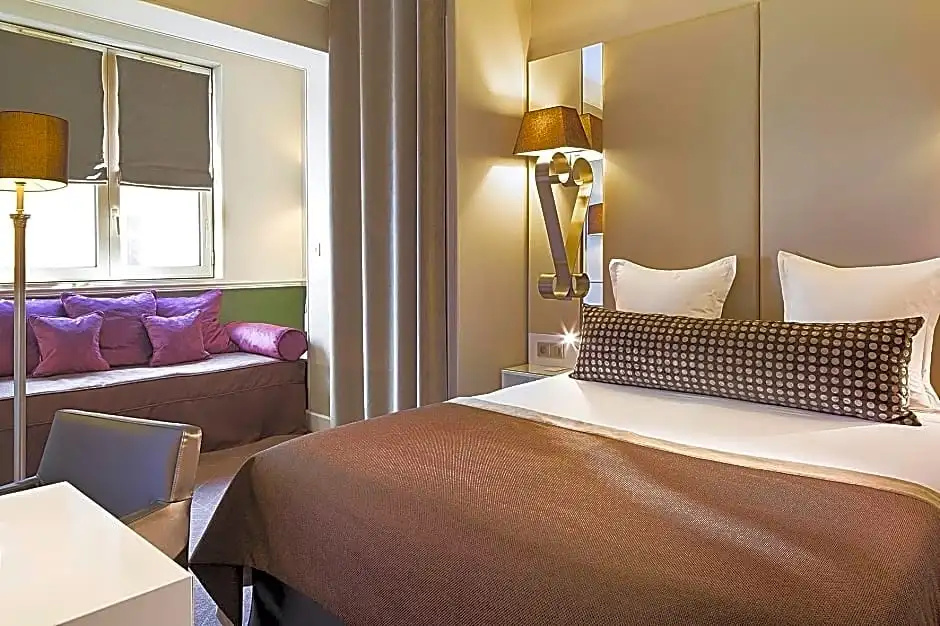 Executive Double room (full double bed)