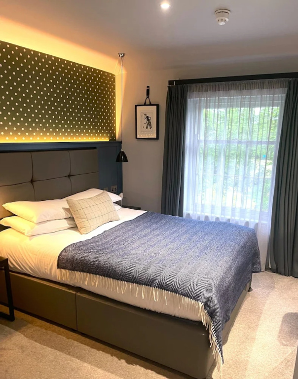 The Churchill Hotel image General