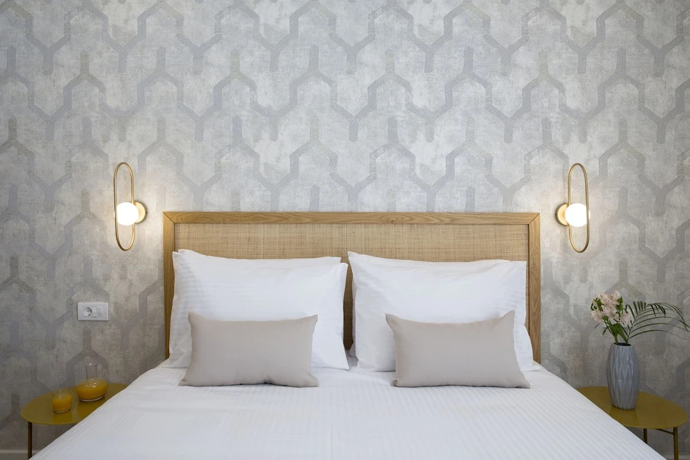 Standard Double room with balcony (full double bed)