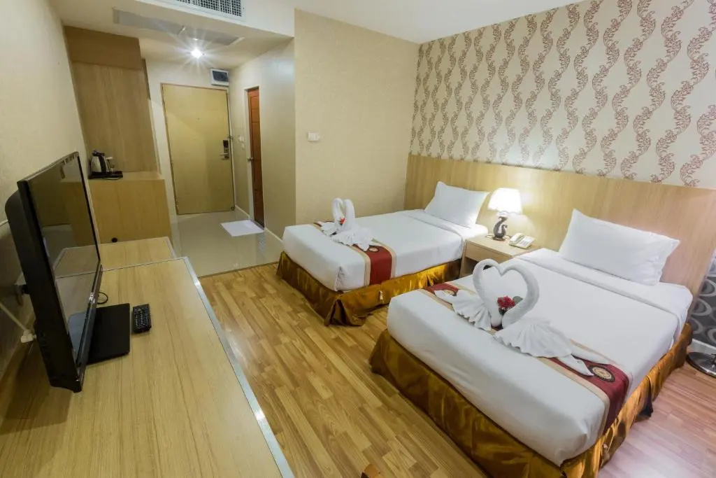Deluxe Double room (full double bed)
