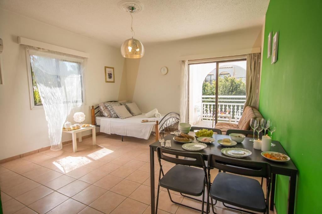 Ayia Napa Studio CHR 221