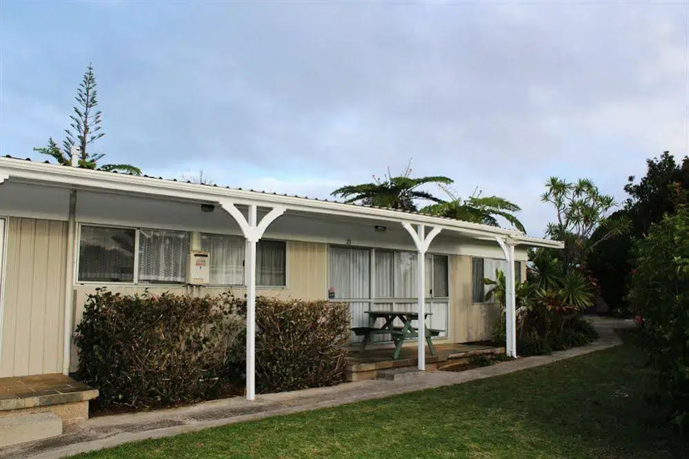 Hibiscus Regal Apartments