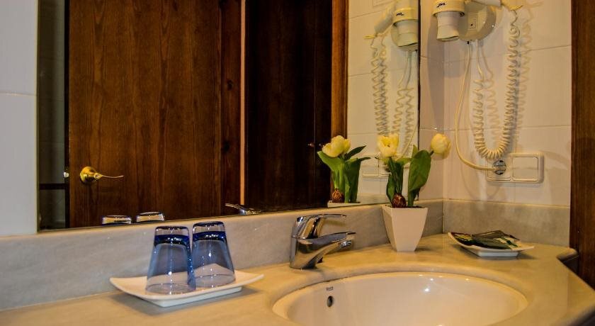 Hotel Can Blanc by null