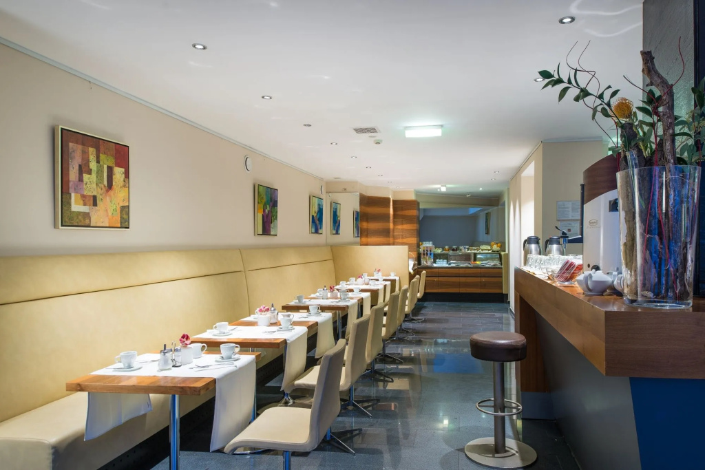 Food & Beverage