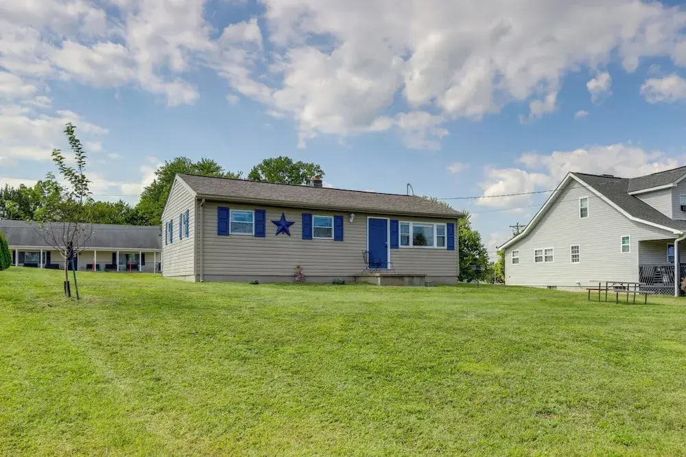 1 Mi to Main Street: Family Home in Williamstown
