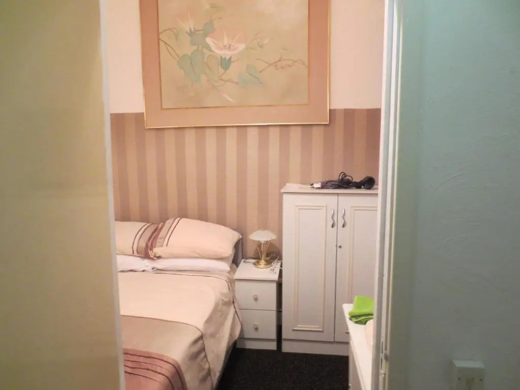 Economy room