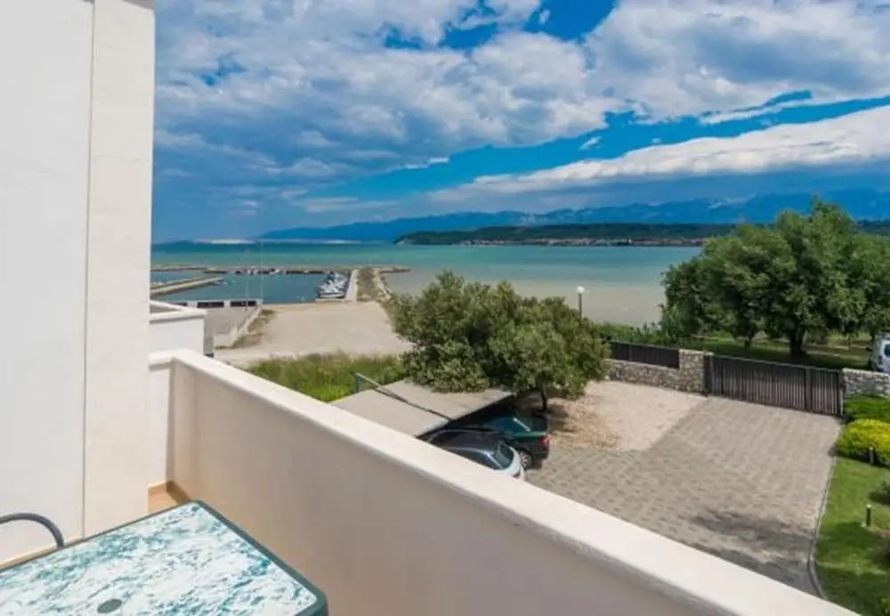 Balcony & Terrace
