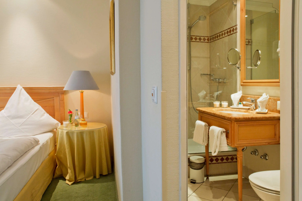Standard Double room (full double bed)