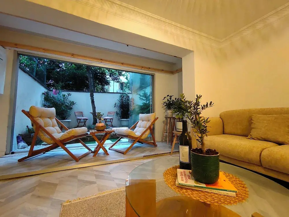 2BR/2Bath with Garden - Between Şişli & Taksim — фото