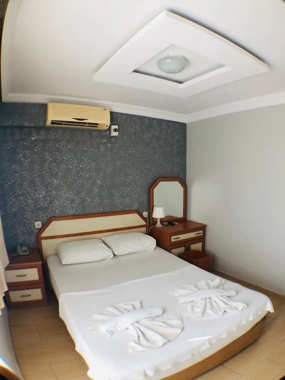 Standard Double room with balcony (full double bed)