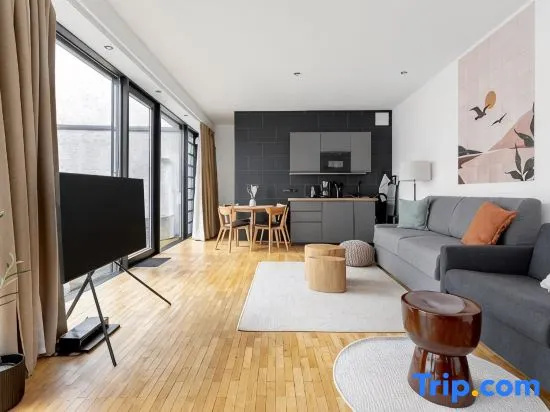 Global Living - Design Apartment I Rathausplatz I Kitchen I Augsburg
