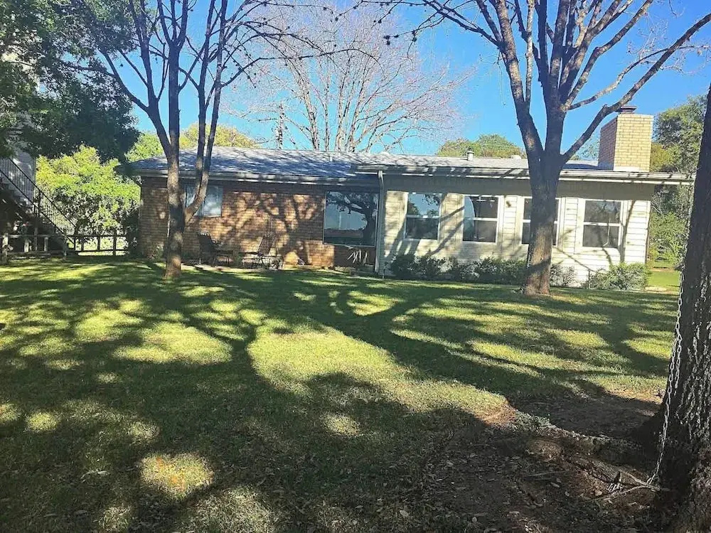 Lazy Cove Waterfront Getaway on Lake Lbj!