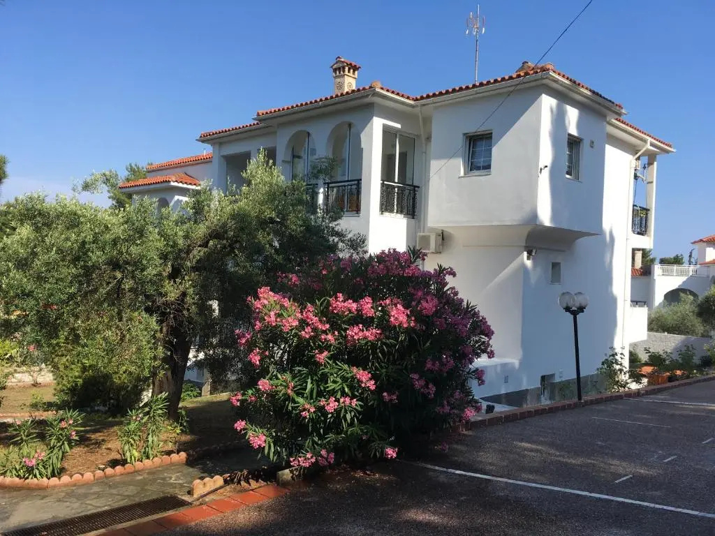 Villa Askamnia and Suites