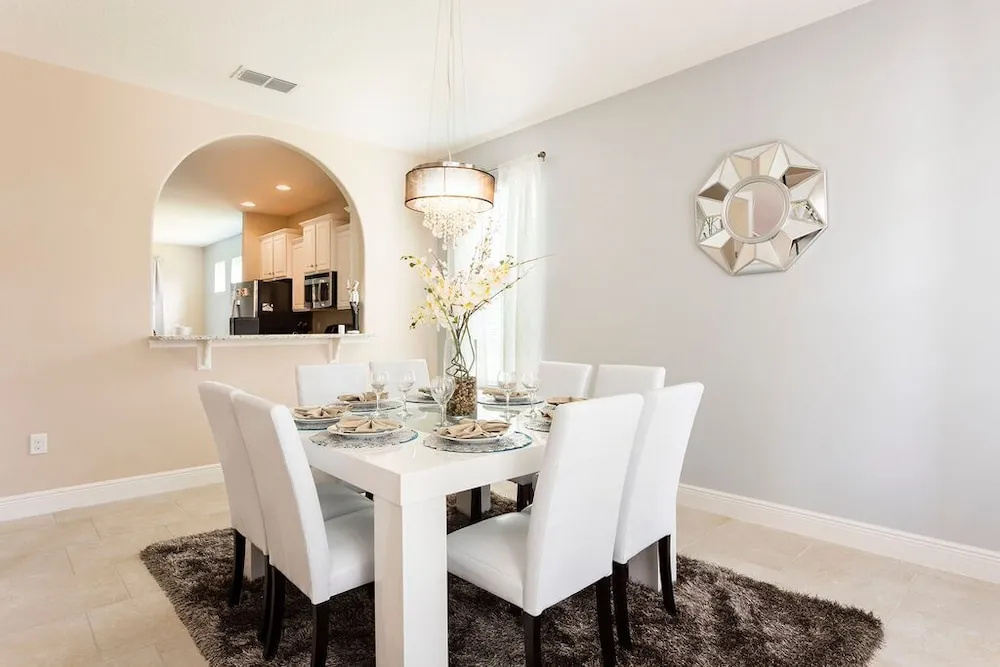 5144 Oakbourne Avenue 5 Bedroom Home by Redawning
