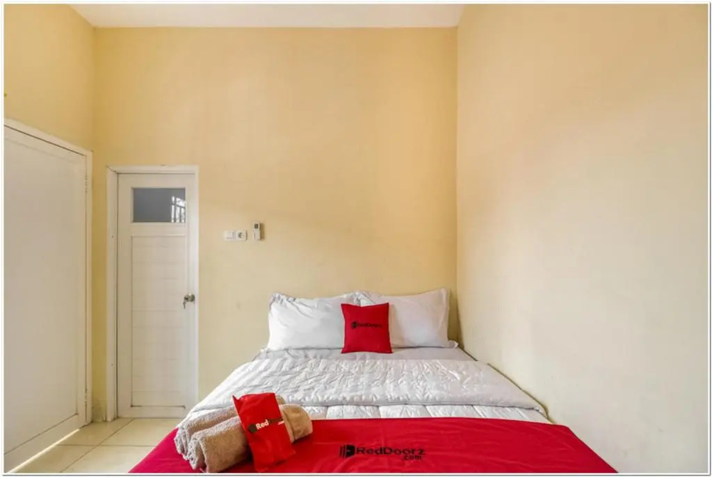 RedDoorz Near Ramai Mall Malioboro