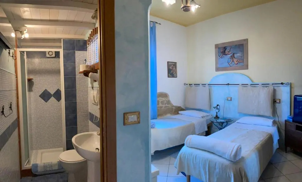 Standard Double room (full double bed)