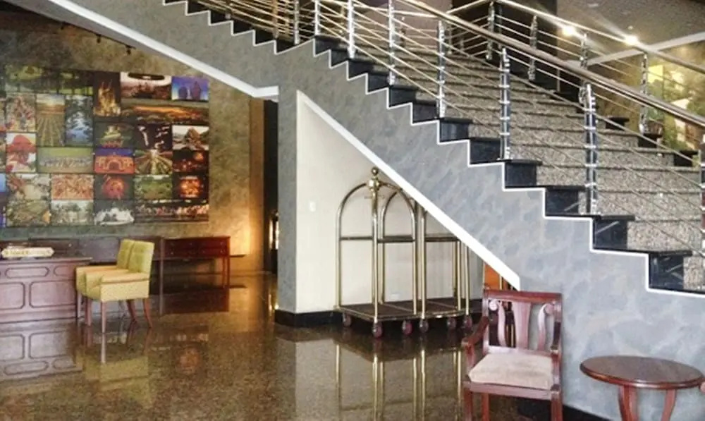 Crown Legacy Hotel - Général
