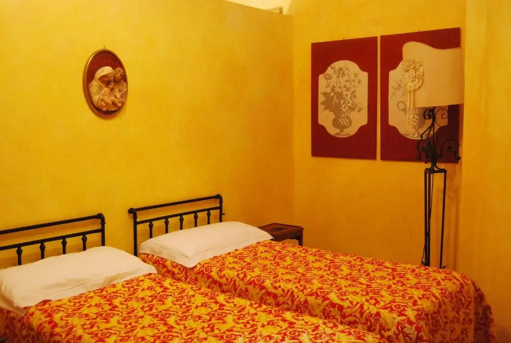 Standard Double room with balcony (full double bed)