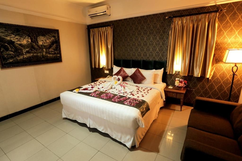 Deluxe room — room photo 2