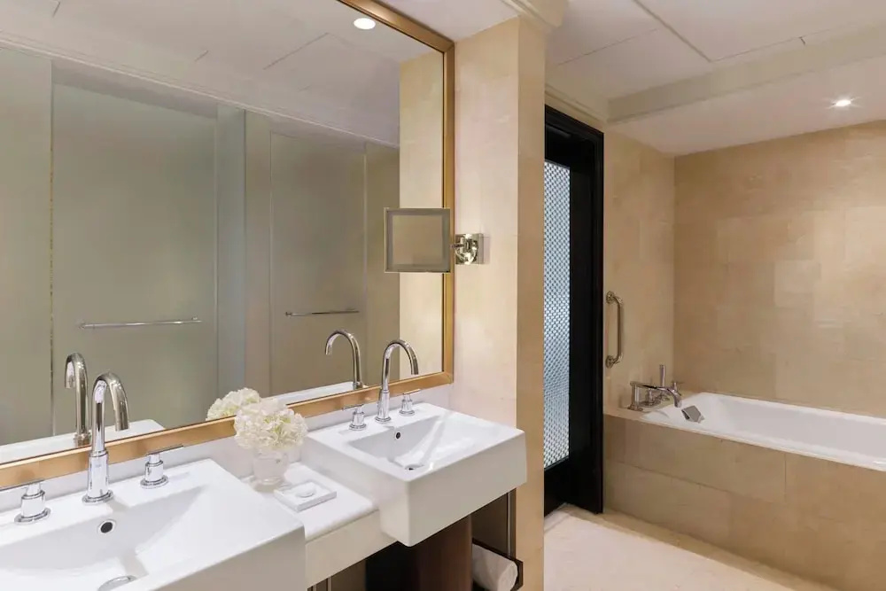 The Ritz-Carlton Abu Dhabi, Grand Canal Hotel - Chambres