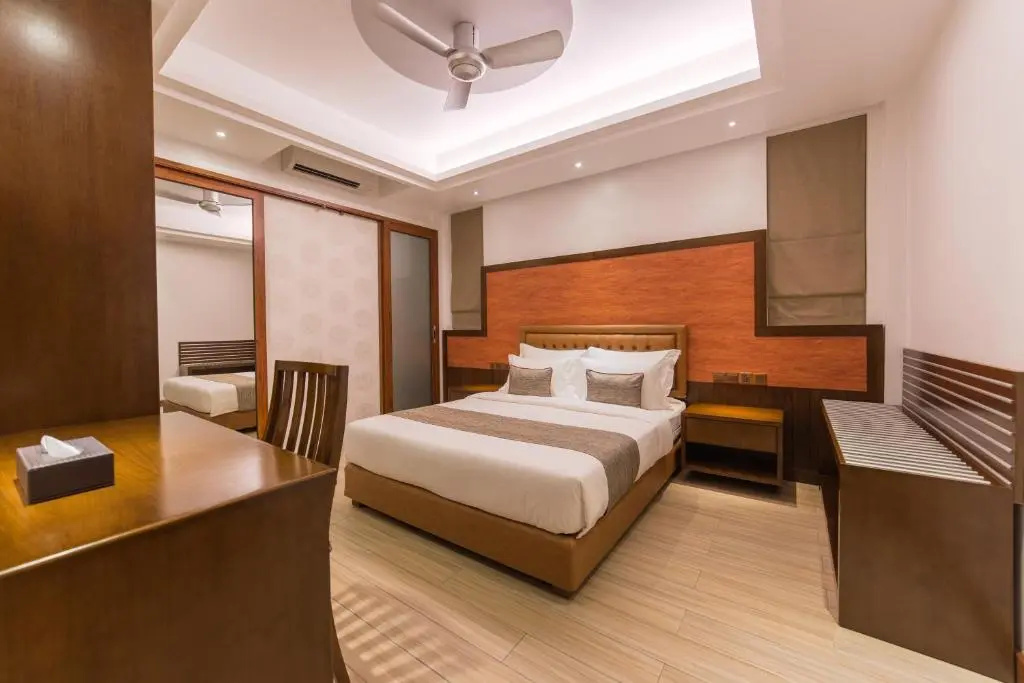 Super Deluxe Double room with balcony (full double bed)