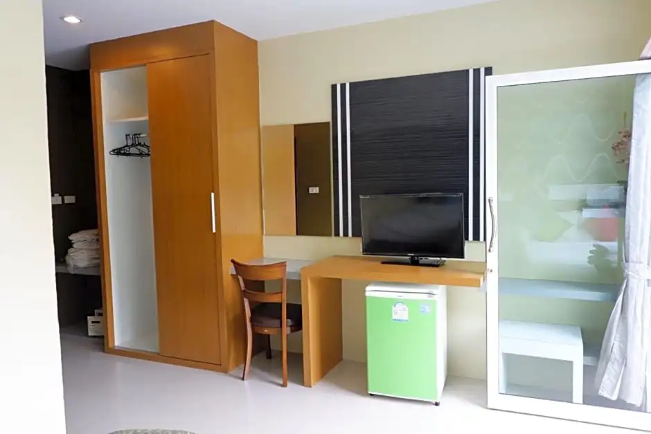 Deluxe Double room with balcony (full double bed)