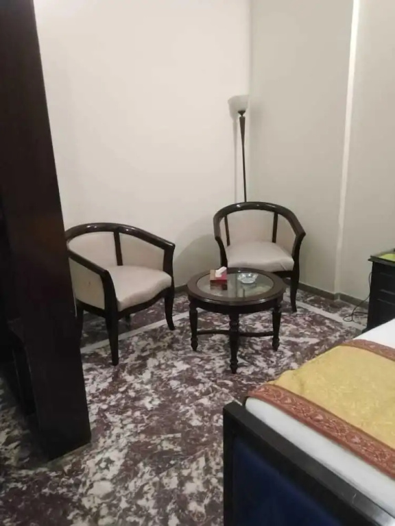 Deluxe Double room (full double bed)