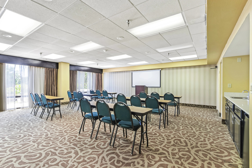 Holiday Inn St. Petersburg West by IHG - Général