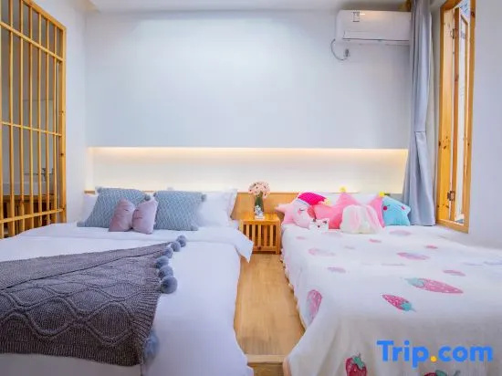 Standard Double room with courtyard view (full double bed)