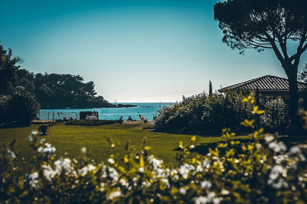 Beach & Waterfront