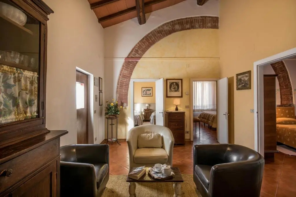 3 Bedrooms Apartment