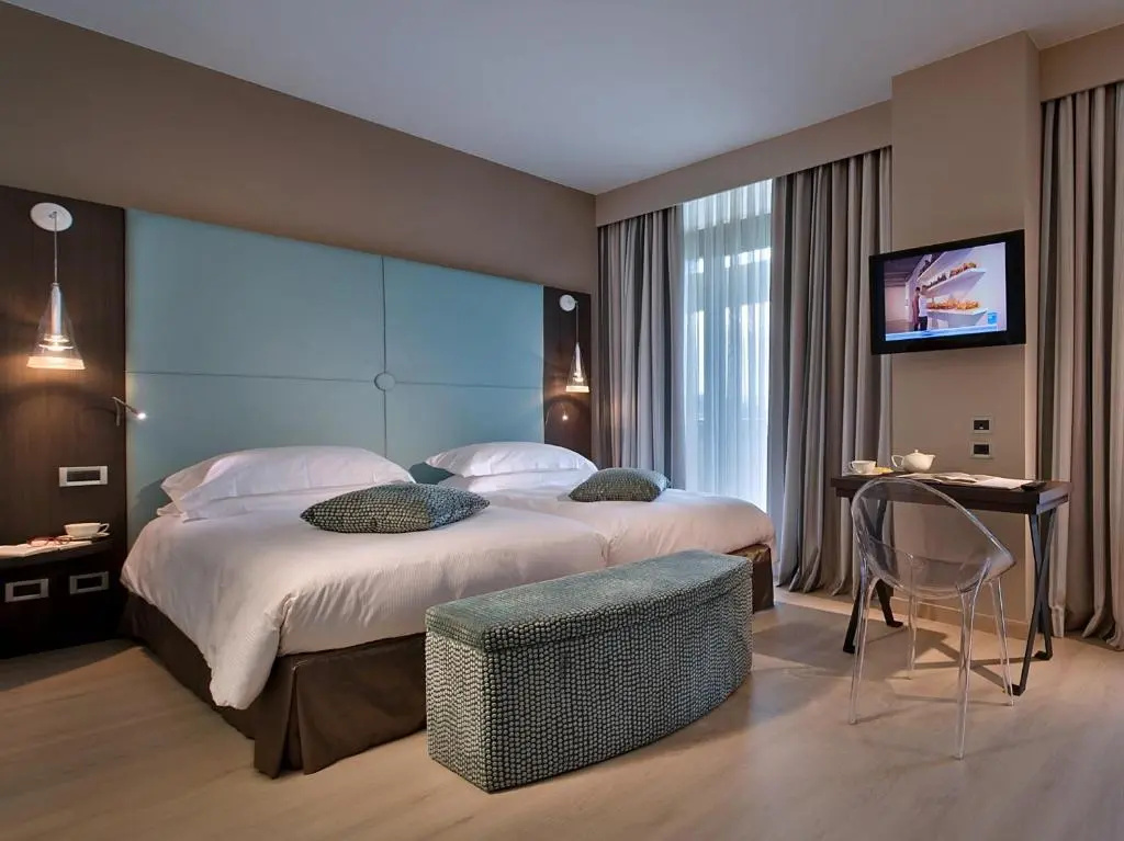 Deluxe Double room (full double bed)