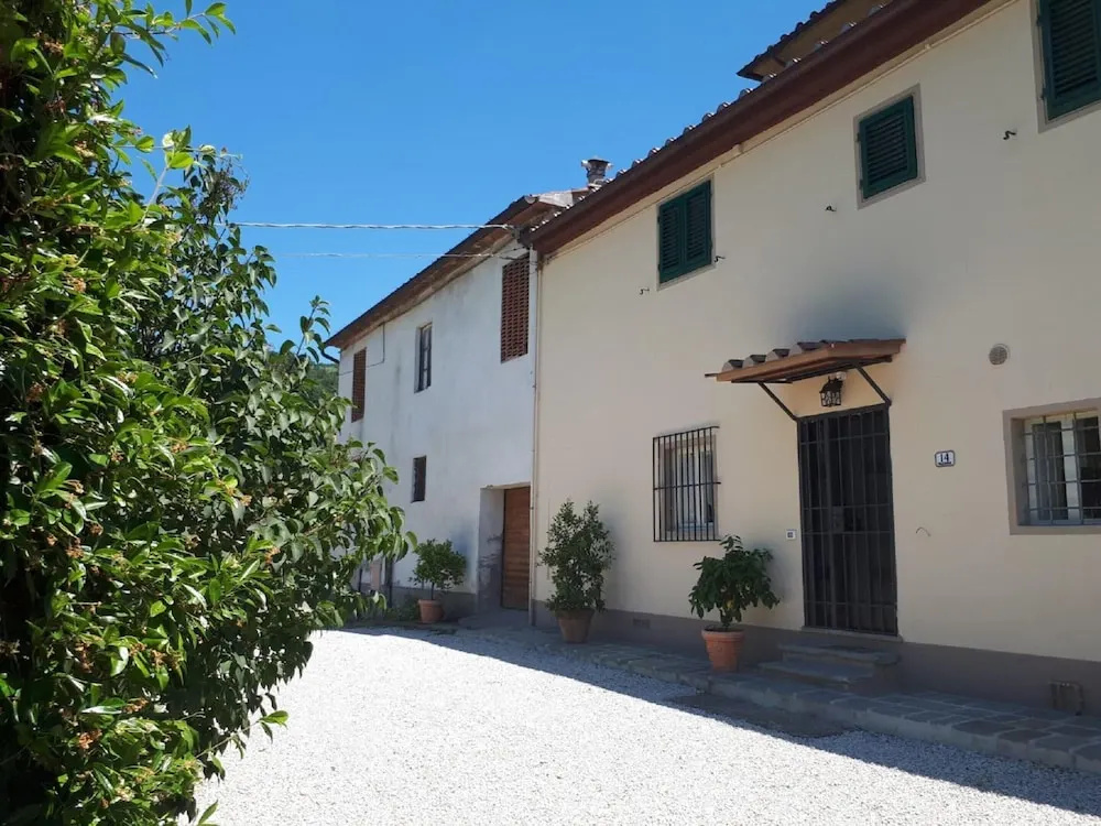 Simplistic Holiday Home in Pistoia With Terrace & Garden