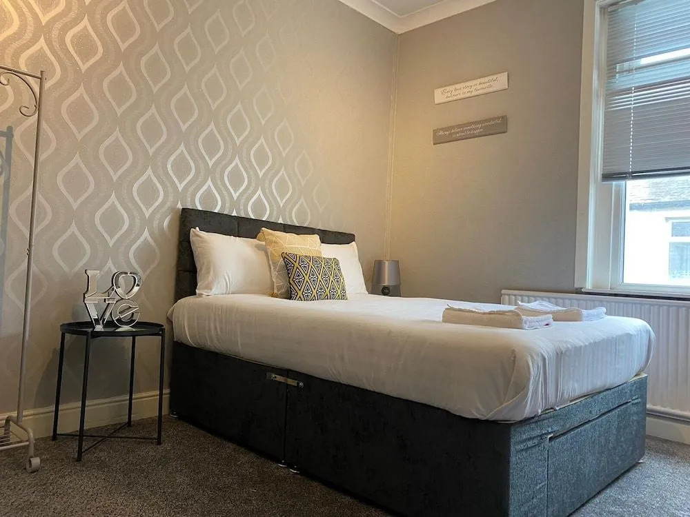 Sunflower Suite under Sasco Apartments - фото 2