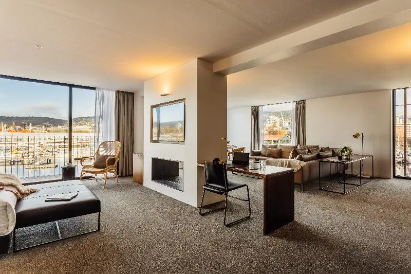 Luxury Suite