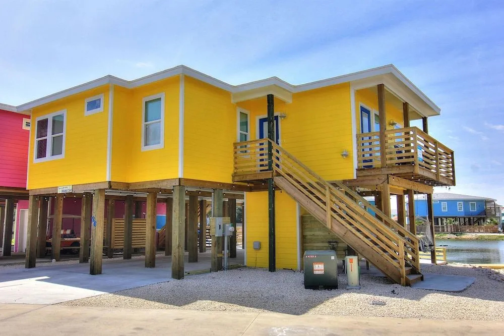 There's Money in the Banana Stand Ov26 4 Bedrooms 3.5 Bathrooms Home