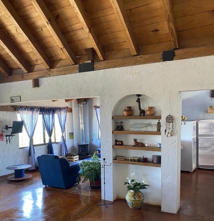 3 Bedrooms Standard Family room with mountain view