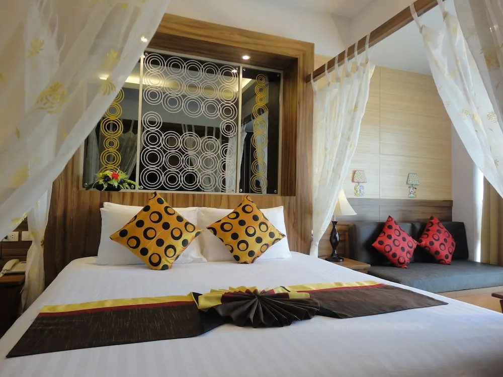 Executive room with balcony and beachfront