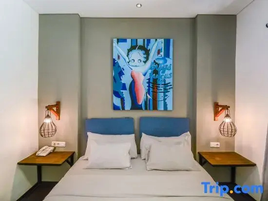 Deluxe Double room (full double bed)