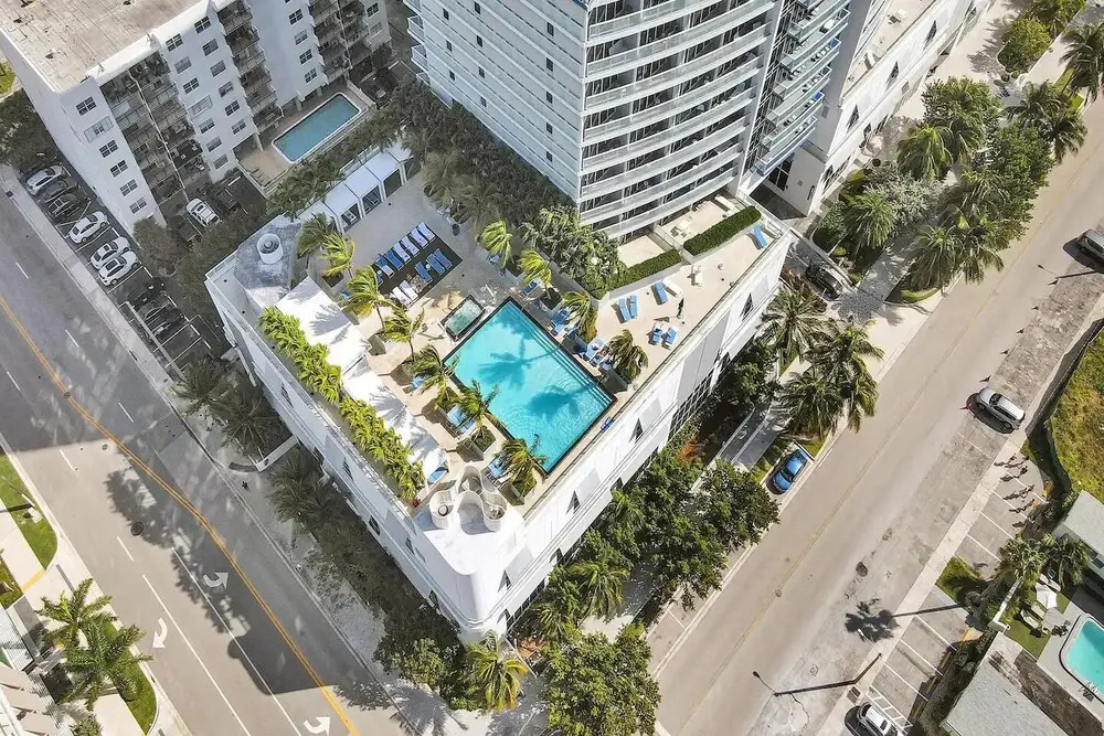 Luxury Suite W Pool/gym In The W Residences 2 Bedroom Condo by RedAwning